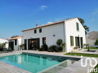 /international/fr/la-couarde-sur-mer-charente-310098144389/