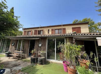 /international/fr/saintes-charente-310109100301/