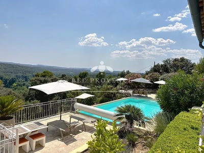 /international/fr/entrecasteaux-provence-alpes-cote-d-azur-310100700674/