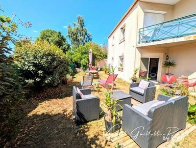 /international/fr/port-saint-pere-pays-de-la-loire-310105773948/