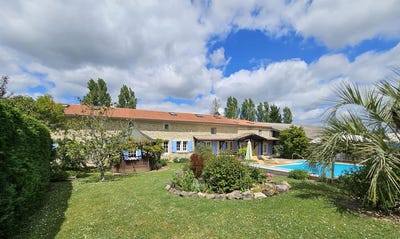 /international/fr/sauveterre-de-guyenne-aquitaine-310098340450/