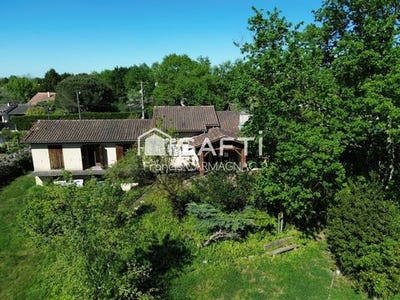 /international/fr/la-lande-de-fronsac-aquitaine-310106997693/