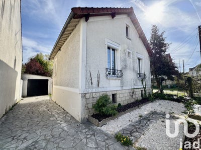 /international/fr/la-ferte-alais-ile-de-france-310098795074/