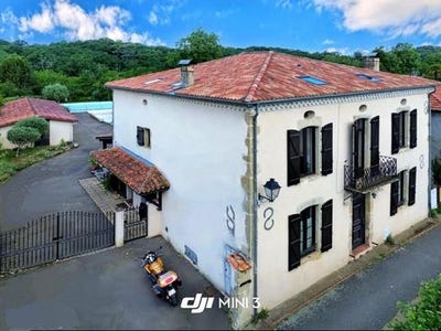 /international/fr/aire-sur-l-adour-aquitaine-310100640553/