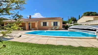 /international/fr/pezenas-languedoc-roussillon-310101496960/?lang=id