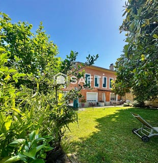 /international/fr/saint-emilion-aquitaine-310108317136/
