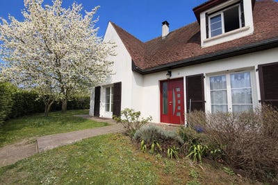 /international/fr/la-chapelle-en-serval-picardie-310106943262/