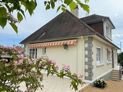 /international/fr/noyen-sur-sarthe-pays-de-la-loire-310107814862/