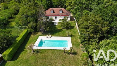 /international/fr/chissay-en-touraine-centre-val-de-loire-310108429376/