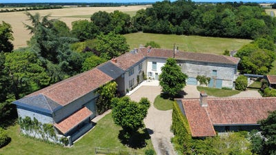 /international/fr/monts-sur-guesnes-charente-310109050282/