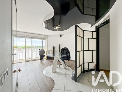 /international/fr/laval-pays-de-la-loire-310108002915/