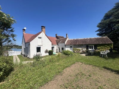 /international/fr/chateaumeillant-centre-val-de-loire-310108929147/