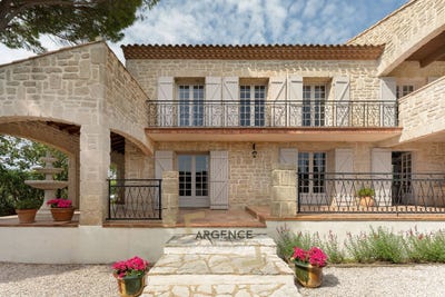 /international/fr/lattes-languedoc-roussillon-310107921564/