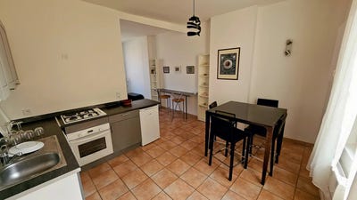 /international/fr/9-rue-clerisseau-nimes-languedoc-roussillon-310108843176/
