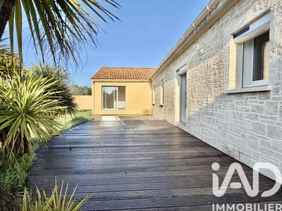 /international/fr/saint-lumine-de-clisson-pays-de-la-loire-310106427938/