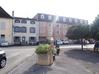 /international/fr/8-place-d-armes-saint-jean-de-losne-burgundy-310110201439/