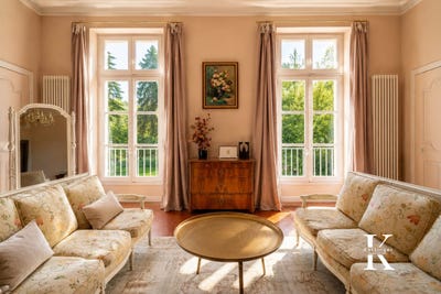 /international/fr/pezenas-languedoc-roussillon-310108453371/