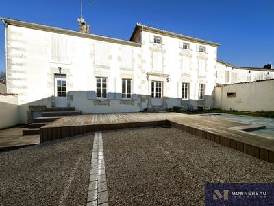 /international/fr/louzac-saint-andre-charente-310099433573/