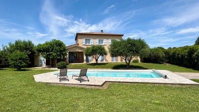 /international/fr/saint-privat-des-vieux-languedoc-roussillon-310107235865/