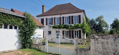 /international/fr/lapalisse-auvergne-310098419136/?lang=fr