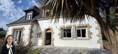 /international/fr/plumeliau-brittany-310100763322/