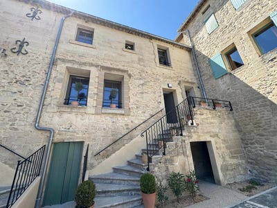 /international/fr/uzes-languedoc-roussillon-310101087609/?lang=fr