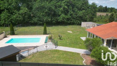 /international/fr/roquefort-languedoc-roussillon-310099806184/?lang=en
