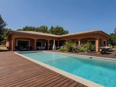 /international/fr/tourtour-provence-alpes-cote-d-azur-310110381033/