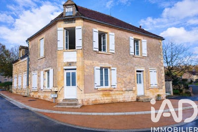 /international/fr/sainte-colombe-des-bois-burgundy-310108509558/