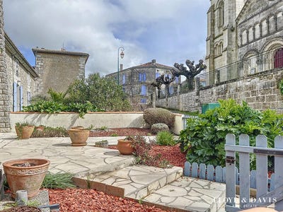 /international/fr/chenac-saint-seurin-d-uzet-charente-310107450284/