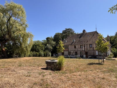 /international/fr/la-chapelle-saint-sauveur-burgundy-310109848347/