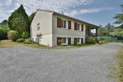 /international/fr/cholet-pays-de-la-loire-310100521535/