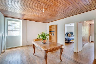 /international/fr/saint-juire-champgillon-pays-de-la-loire-310109016671/