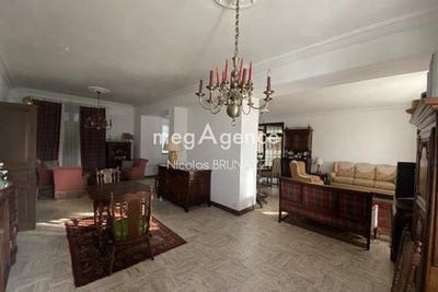/international/fr/ambrieres-les-vallees-pays-de-la-loire-310104843505/