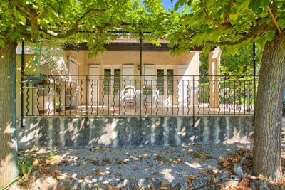 /international/fr/tavernes-provence-alpes-cote-d-azur-310110072417/
