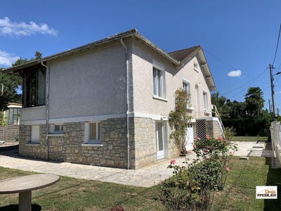 /international/fr/terrasson-lavilledieu-aquitaine-310107582554/