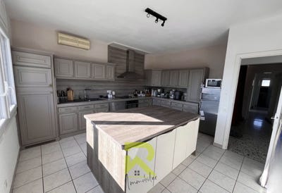 /international/fr/lezignan-corbieres-languedoc-roussillon-310108278197/
