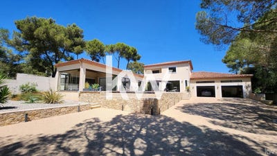 /international/fr/nages-et-solorgues-languedoc-roussillon-310101185520/?lang=en