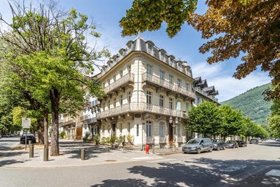 /international/fr/bagneres-de-luchon-midi-pyrenees-310105163434/