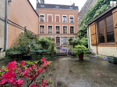 /international/fr/chalon-sur-saone-burgundy-310108406152/