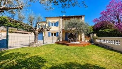 /international/fr/saint-maurice-sur-eygues-rhone-310108264180/