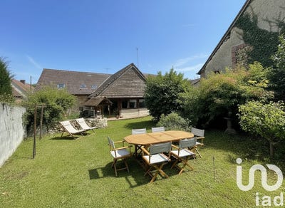 /international/fr/joigny-burgundy-310102567137/