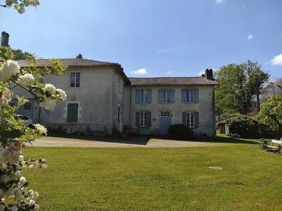/international/fr/rochechouart-limousin-310104797104/