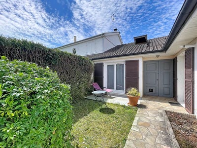/international/fr/le-mesnil-saint-denis-ile-de-france-310108971926/