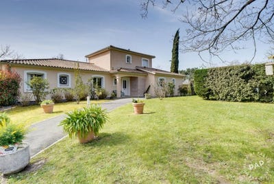 /international/fr/montpon-menesterol-aquitaine-310109900475/