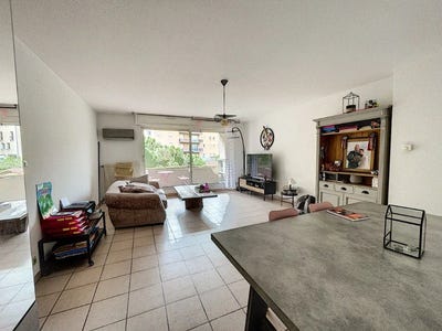 /international/fr/les-angles-languedoc-roussillon-310101417348/?lang=id