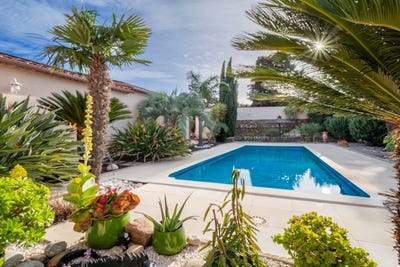 /international/fr/cabestany-languedoc-roussillon-310107743981/