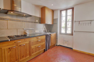 /international/fr/vinon-sur-verdon-provence-alpes-cote-d-azur-310108210375/