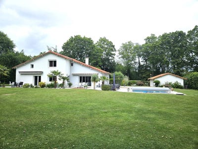 /international/fr/cholet-pays-de-la-loire-310108671221/