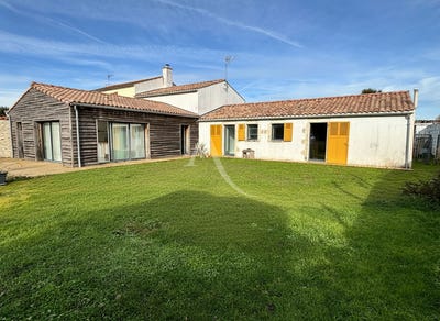 /international/fr/sainte-radegonde-des-noyers-pays-de-la-loire-310108400282/